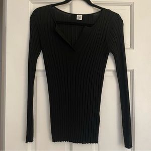 Toteme wool/silk/cashmere ribbed lightweight sweater